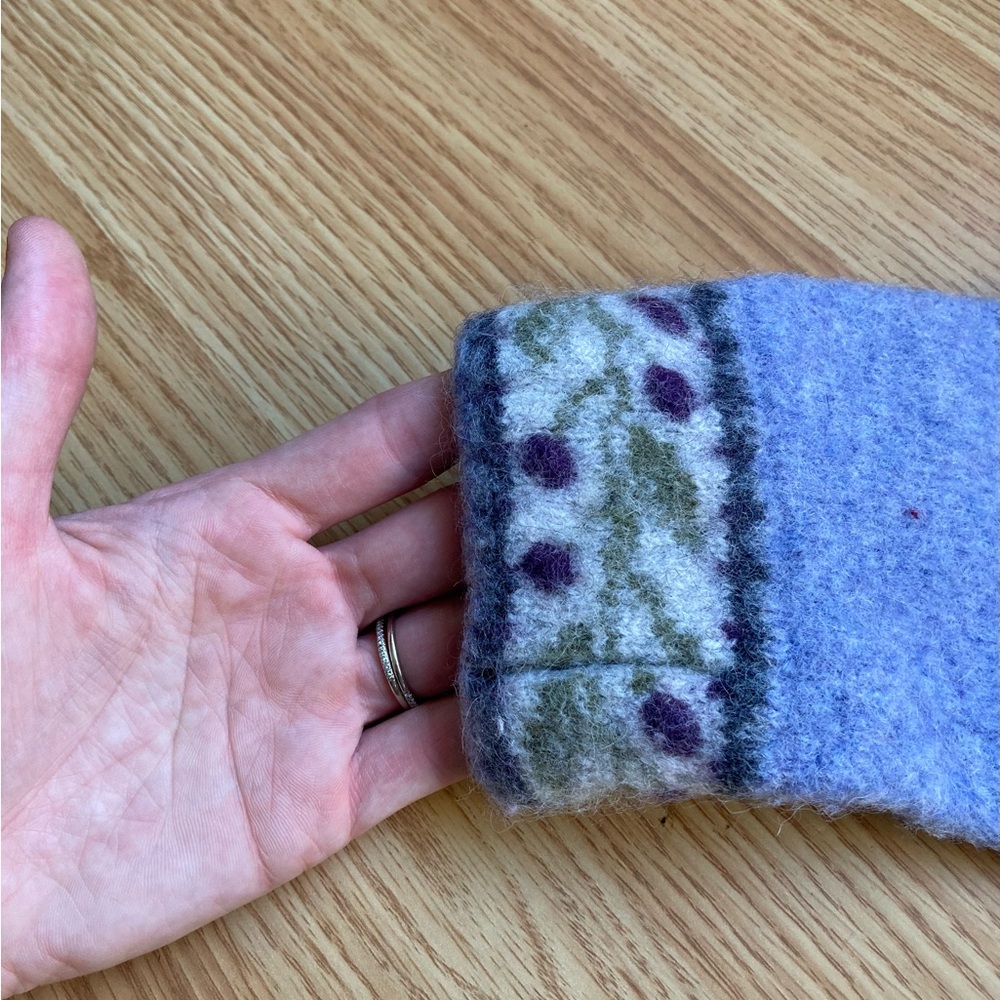Like New Woolrich Light Blue Periwinkle Sweater Botanical Pattern, Wool, Size 2 - Picture 5 of 12